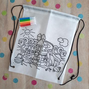 Tas kasteel met stiften (knutselen kinderfeestje) beschikbaar voor biedingen