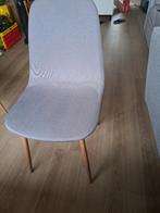 Keukenstoelen lichtgrijs voor Alpe D'HuZes, Ophalen, Hout, Zo goed als nieuw, Vier