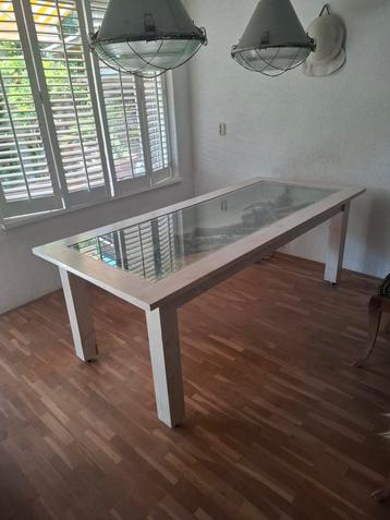 Te koop eettafel beschikbaar voor biedingen