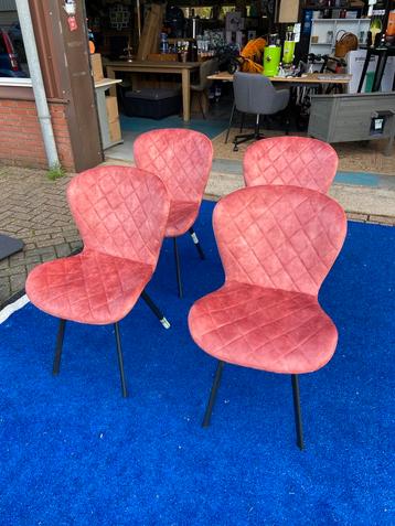 Roze eetkamer stoelen, 10 beschikbaar beschikbaar voor biedingen