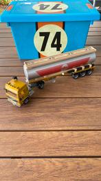Siku volvo f12 tankwagen, Hobby en Vrije tijd, Modelauto's | 1:50, Ophalen of Verzenden, Zo goed als nieuw, Bus of Vrachtwagen