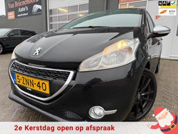 Peugeot 208 1.2 PureTech Style 5 drs met parkeersensoren en  beschikbaar voor biedingen