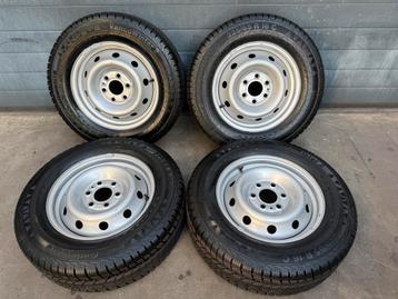 Iveco 16 inch velg + 225/65 R16 C Continental winter banden beschikbaar voor biedingen