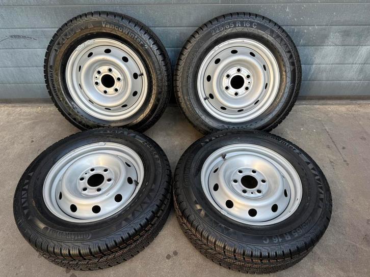 Iveco 16 inch velg + 225/65 R16 C Continental winter banden, Auto-onderdelen, Banden en Velgen, Banden en Velgen, Winterbanden