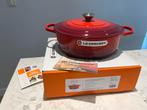 Nieuwe Le Creuset Risotto pan Cerise 30 cm in de doos, Gietijzer, Nieuw, Ophalen of Verzenden, Keramische plaat