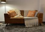 Stijlvolle retro vintage 2,5-zitsbank in warme cognackleur, Huis en Inrichting, Banken | Bankstellen, Retro-vintage, 150 tot 200 cm