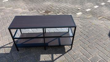 Laag open 3 planken kast beschikbaar voor biedingen