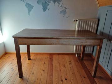 Massieve Houten Tafel beschikbaar voor biedingen