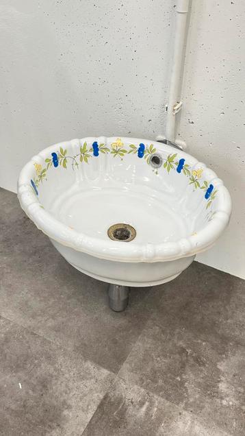 Vintage antiek wasbak fontein ovaal Frankrijk gebloemd beschikbaar voor biedingen