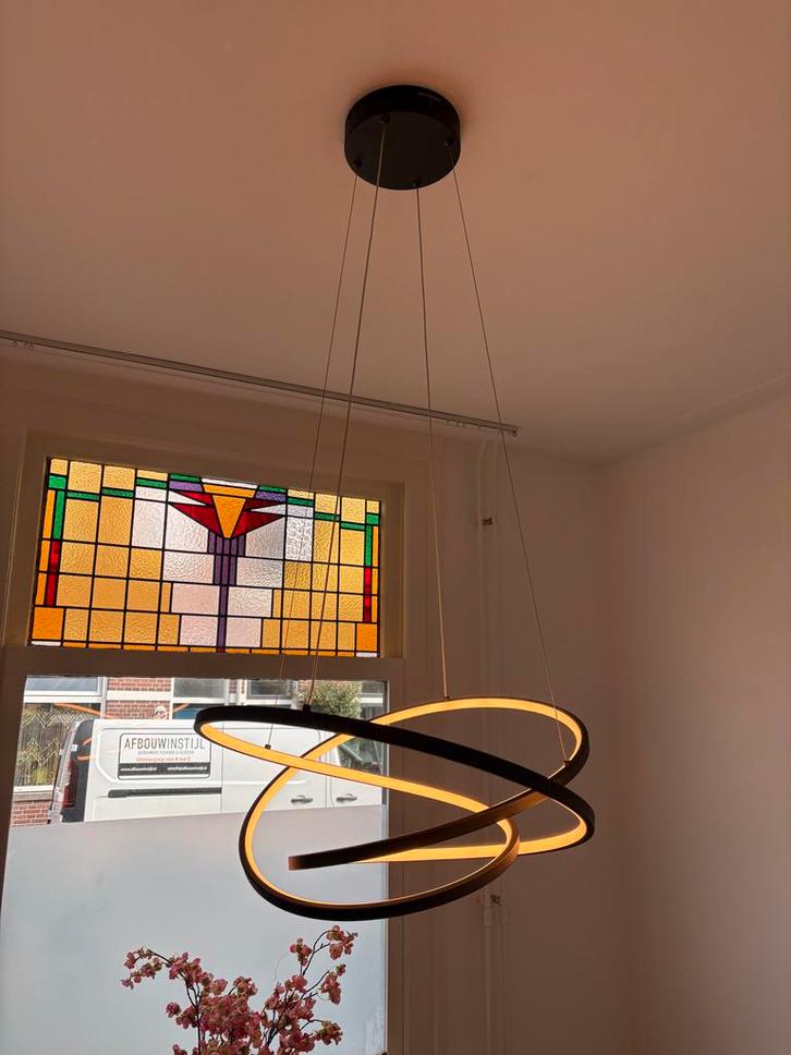 Nieuwe moderne LED hanglamp, Huis en Inrichting, Lampen | Hanglampen, Nieuw, Minder dan 50 cm, Metaal, Ophalen