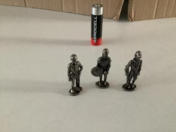 Metalen figuurtjes speelgoed  beschikbaar voor biedingen