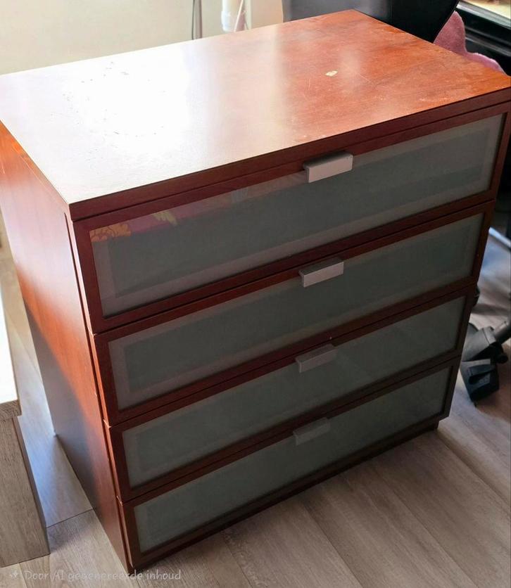 Houten ladekast met glazen fronten, Huis en Inrichting, Kasten | Ladekasten, Gebruikt, 100 tot 150 cm, 50 tot 100 cm, 25 tot 50 cm