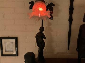 Lamp  brons  knippert met rood , antiek beschikbaar voor biedingen