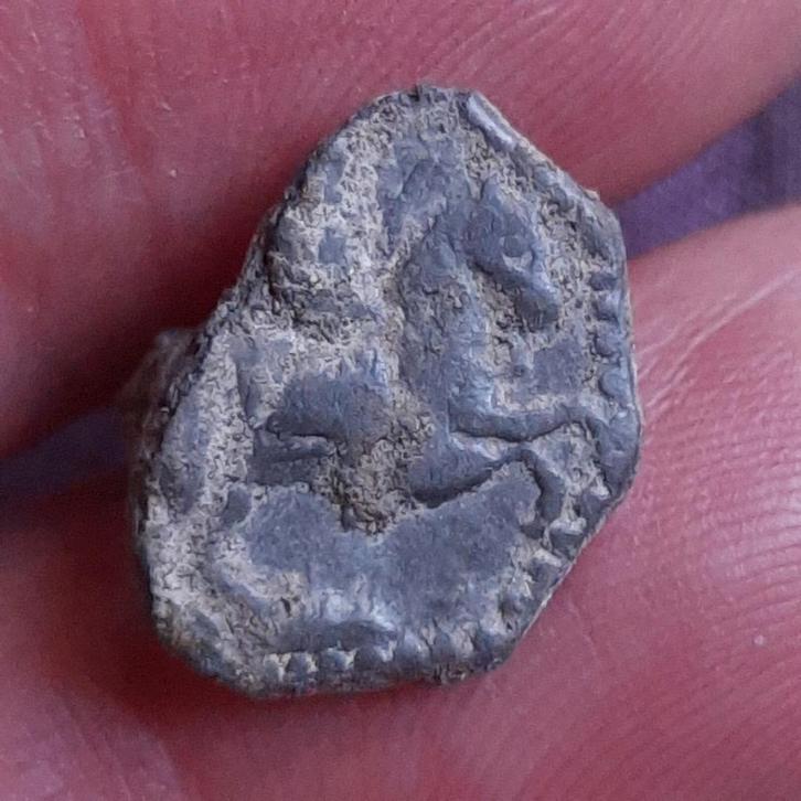 Bodemvondst Friesland: Ruiterknoop Eeuwen Oud, Antiek en Kunst, Antiek | Overige Antiek, Verzenden