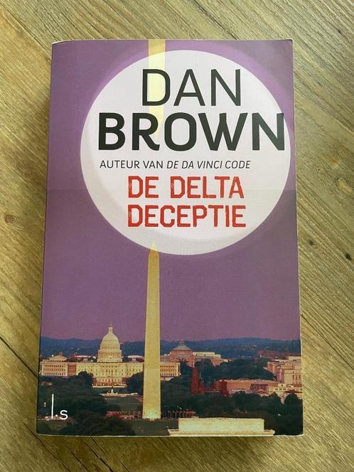 De delta deceptie door Dan Brown paperback, Boeken, Literatuur, Zo goed als nieuw, Amerika, Ophalen of Verzenden