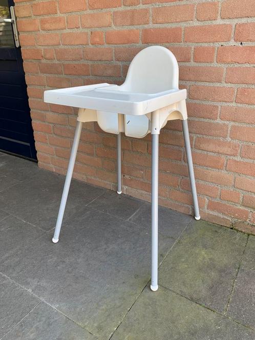 Antilop kinderatoel met dienbld - wit - kunststof, Kinderen en Baby's, Kinderstoelen, Zo goed als nieuw, Afneembaar eetblad, Ophalen of Verzenden