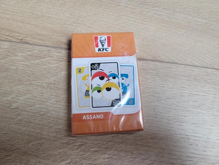 KFC Assano kaartspel *nieuw* ~ SJ8904, Hobby en Vrije tijd, Gezelschapsspellen | Kaartspellen, Nieuw, Een of twee spelers, Drie of vier spelers