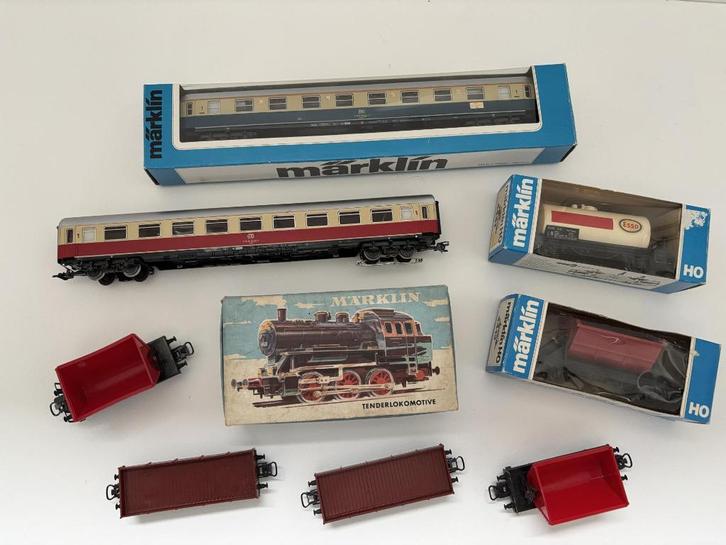 Marklin HO loc 3000, 2 personenrijtuigen en 6 goederenwagons, Hobby en Vrije tijd, Modeltreinen | H0, Gebruikt, Treinset, Wisselstroom