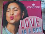 Nieuw in doos Essence make-up pakket 7 delig geschenkset, Overige kleuren, Gehele gezicht, Nieuw, Ophalen of Verzenden