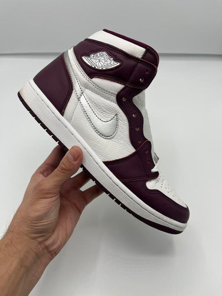 Jordan 1 retro OG Bordeaux US 10 / EU 44, Kleding | Heren, Schoenen, Gedragen, Sneakers of Gympen, Overige kleuren, Ophalen of Verzenden
