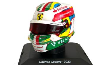 Charles Leclerc Brazilië 2022 1:5 helm NIEUW beschikbaar voor biedingen