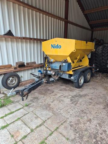 Nido zoutstrooier 1,5m3 beschikbaar voor biedingen