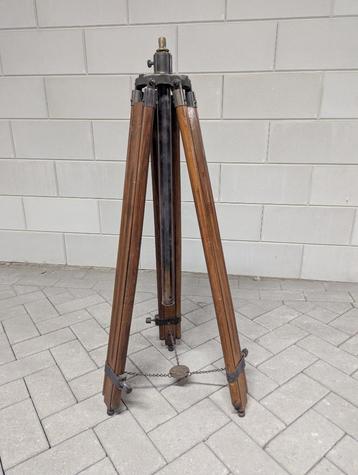Vintage houten statief  – ideaal als lampvoet of decoratie beschikbaar voor biedingen