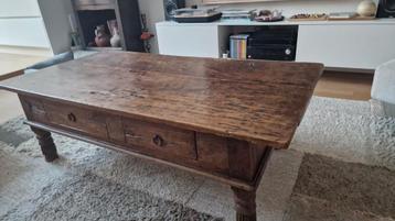 Antieke salontafel, type betaaltafel beschikbaar voor biedingen