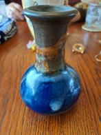 Blauw Bruin Vaasje - 12cm, Gebruikt, Blauw, Aardewerk of Porselein, Ophalen of Verzenden