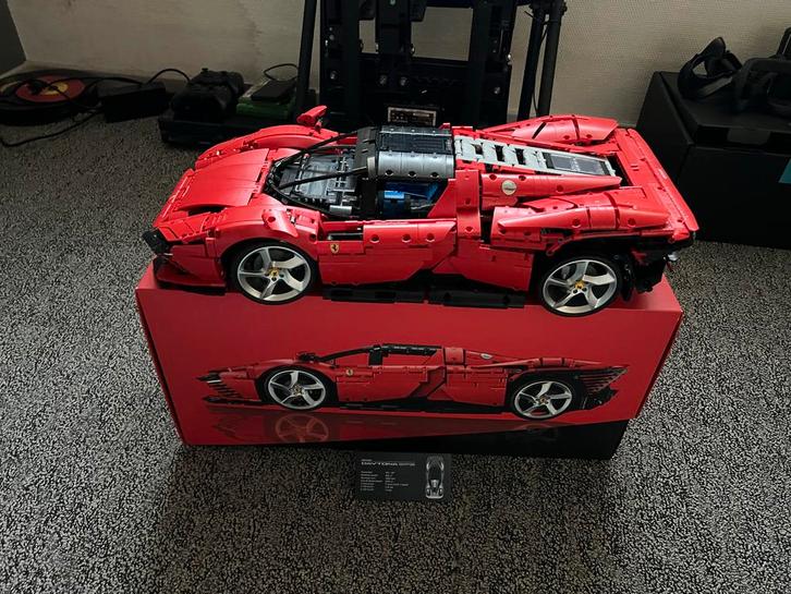 Lego Technic Ferrari Daytona SP3 (42143), Kinderen en Baby's, Speelgoed | Duplo en Lego, Zo goed als nieuw, Lego, Complete set