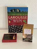 Bundel thema wijn: boek Larousse wijn, decanteerglas en spel, Ophalen of Verzenden, Gebruikt, Overige gebieden, Overige typen