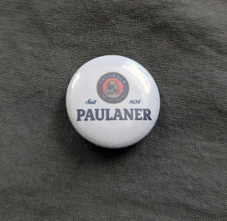 Paulaner Bier button – 25mm button / speld / pin, Verzamelen, Biermerken, Nieuw, Overige typen, Overige merken, Verzenden