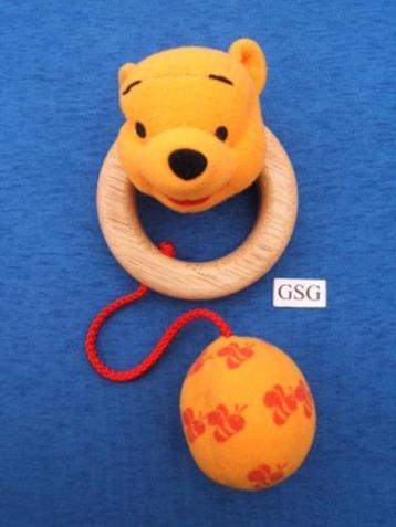 Winnie met houten ring touwtje en bol nr. 6088-02 beschikbaar voor biedingen