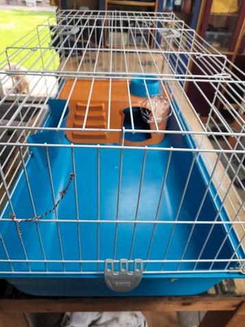 Hamster en of konijnen kooi beschikbaar voor biedingen