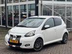 Toyota Aygo 1.0 Navi Sparco uitvoering Sport Airco Dealerond, Voorwielaandrijving, Gebruikt, 4 stoelen, Origineel Nederlands