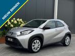 Toyota Aygo X 1.0 VVT-i MT Play NAVI AIRCO CAMERA ELEK PAKKE, 21 km/l, Stof, Gebruikt, 4 stoelen