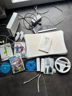 Nintendo WIi met diverse toebehoren en spellen, Ophalen of Verzenden, Zo goed als nieuw, Met 2 controllers