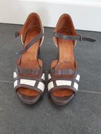 Chie Mihara sandalen maat 40,5, Kleding | Dames, Schoenen, Gedragen, Ophalen of Verzenden, Bruin