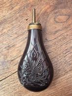 Antieke kruitfles met militair motief, Ophalen of Verzenden