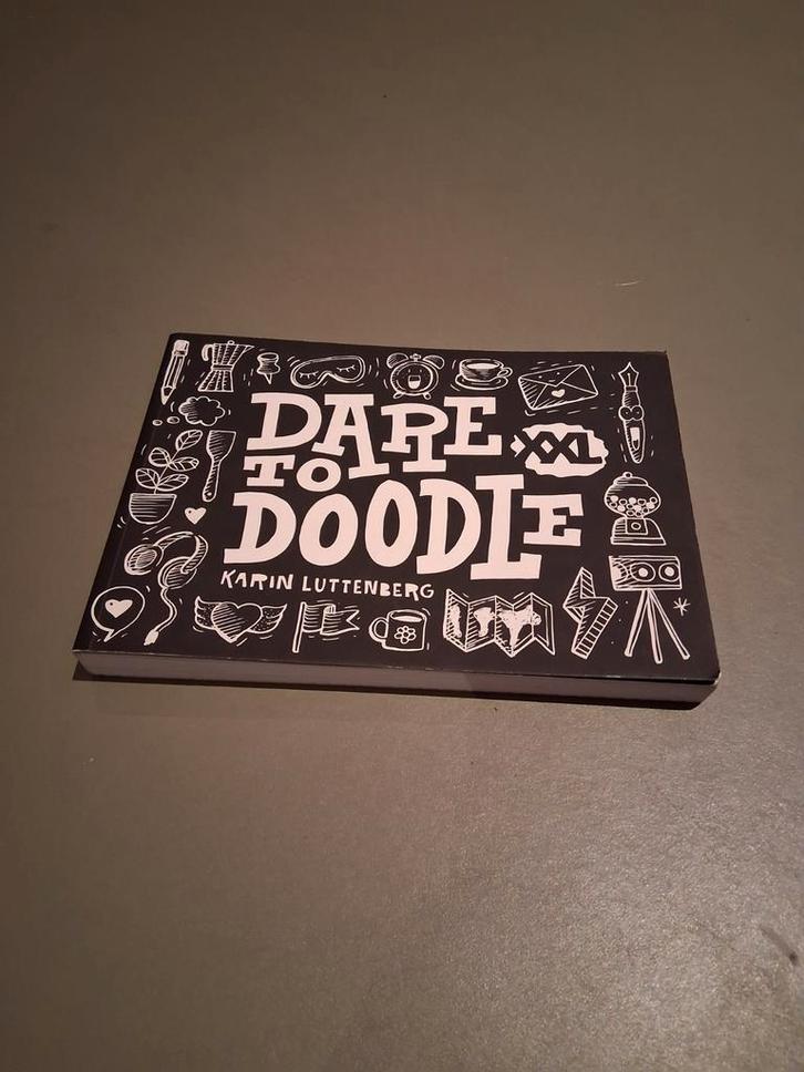 Dare to Doodle XXL - Karin Luttenberg, Boeken, Hobby en Vrije tijd, Zo goed als nieuw, Tekenen en Schilderen, Ophalen of Verzenden