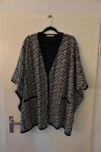 superleuk oversized zwart/wit vest 1 maat STUDIO, Kleding | Dames, Grote Maten, Ophalen of Verzenden, Nieuw, Overige kleuren, Trui of Vest