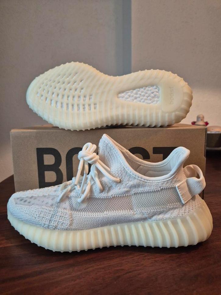 Yeezy Boost 350 V2 Bone, Maat 40, og, ongedragen met tags, Kleding | Heren, Schoenen, Nieuw, Overige kleuren, Ophalen of Verzenden