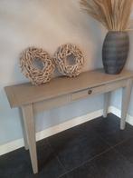 Mooie doorrleefde sidetable inclusief accessoires, Huis en Inrichting, 100 tot 150 cm, Ophalen of Verzenden, Zo goed als nieuw