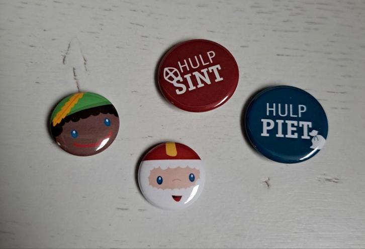 5x Sinterklaas en piet buttons hulppiet hulpsint, Diversen, Sinterklaas, Gebruikt, Ophalen of Verzenden