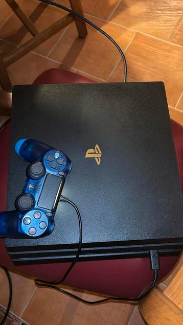 PlayStation 4 Pro 1TB + controller + 2 spellen beschikbaar voor biedingen