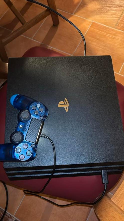 PlayStation 4 Pro 1TB + controller + 2 spellen, Spelcomputers en Games, Spelcomputers | Sony PlayStation 4, Zo goed als nieuw