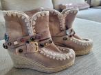 Super leuke enkellaarsjes van Mou, maat 38, Beige, Ophalen of Verzenden, Zo goed als nieuw, Lage of Enkellaarzen