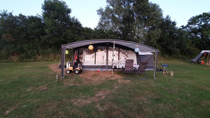 Gepimpte LMC caravan, Caravans en Kamperen, Caravans, Particulier, tot en met 5, Rondzit, LMC en Münsterland, Stapelbed, Vast bed
