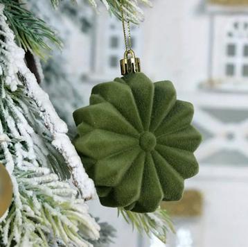Kerstballen groen of rood 48 stuks velours beschikbaar voor biedingen