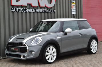 Mini Mini 2.0 Cooper S Chili 192PK Navi/LED/18'' inch beschikbaar voor biedingen
